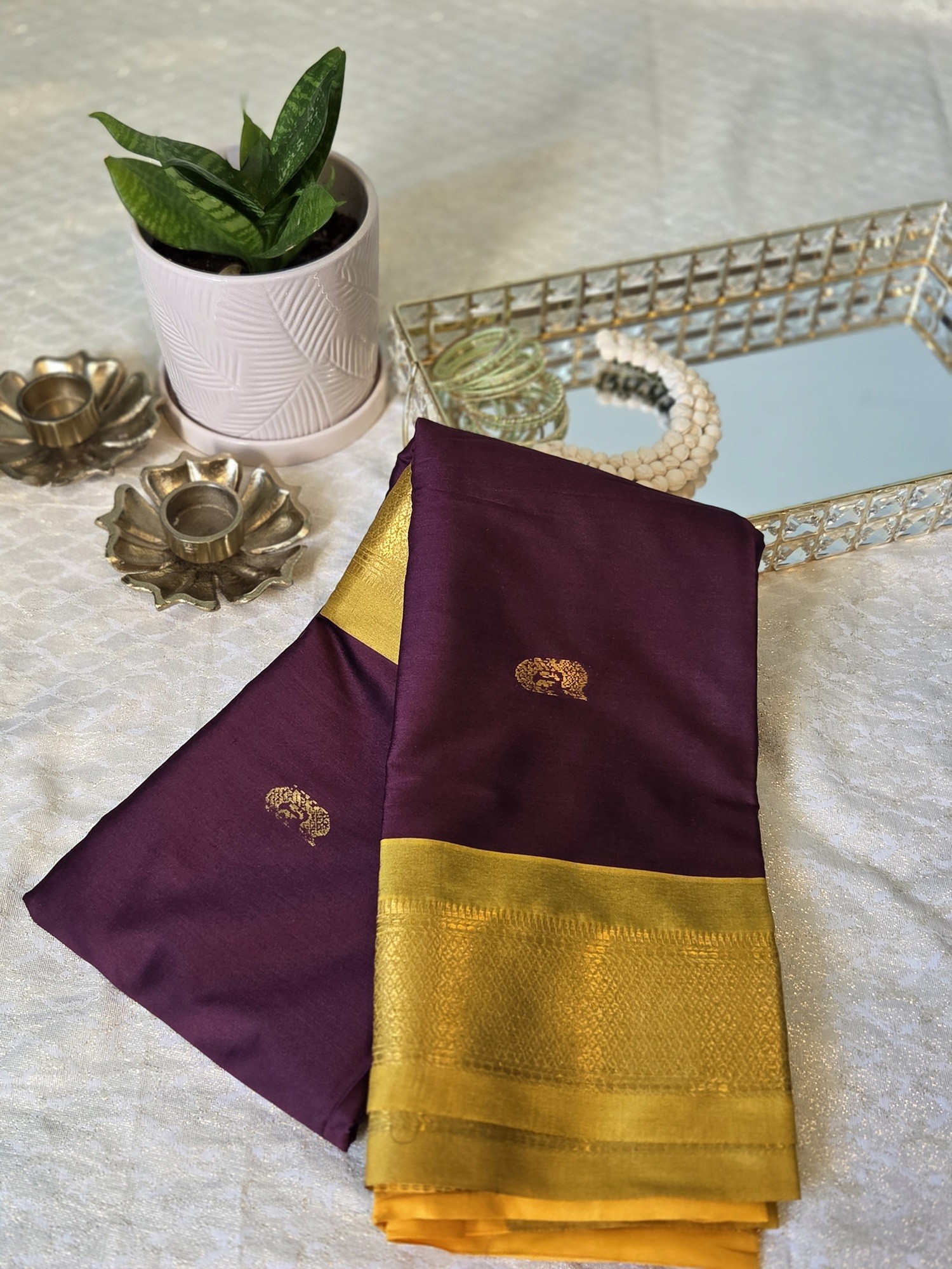 Gadwal - Semi Silk-Brown body with yellow border